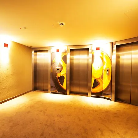 Ibis Centrum Hotel 3*