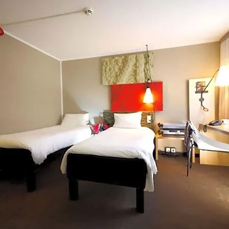 Ibis Centrum Hotel 3*