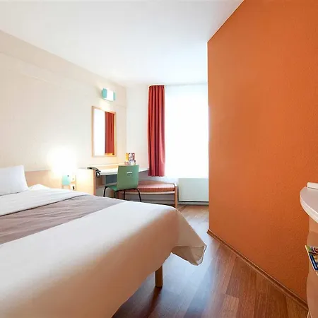 Ibis Centrum 3*