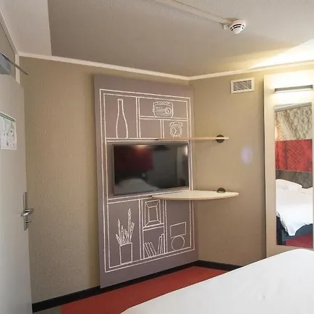 Ibis Centrum Hotel 3*